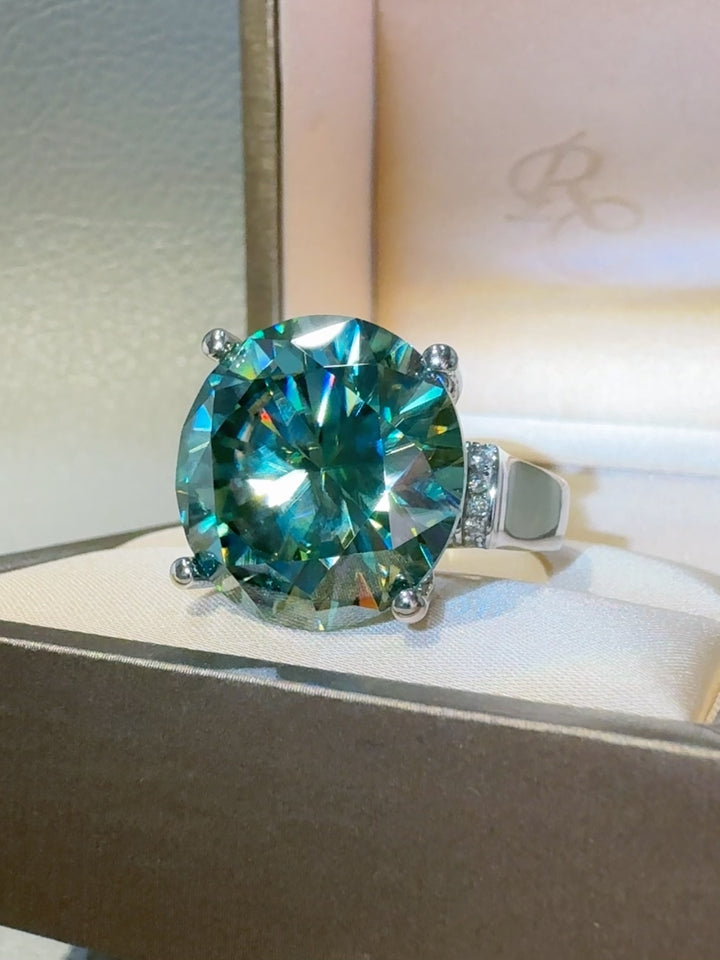 20 Carat Brilliant Moissanite Ring in Fine 925 Sterling Silver - Ludowika 