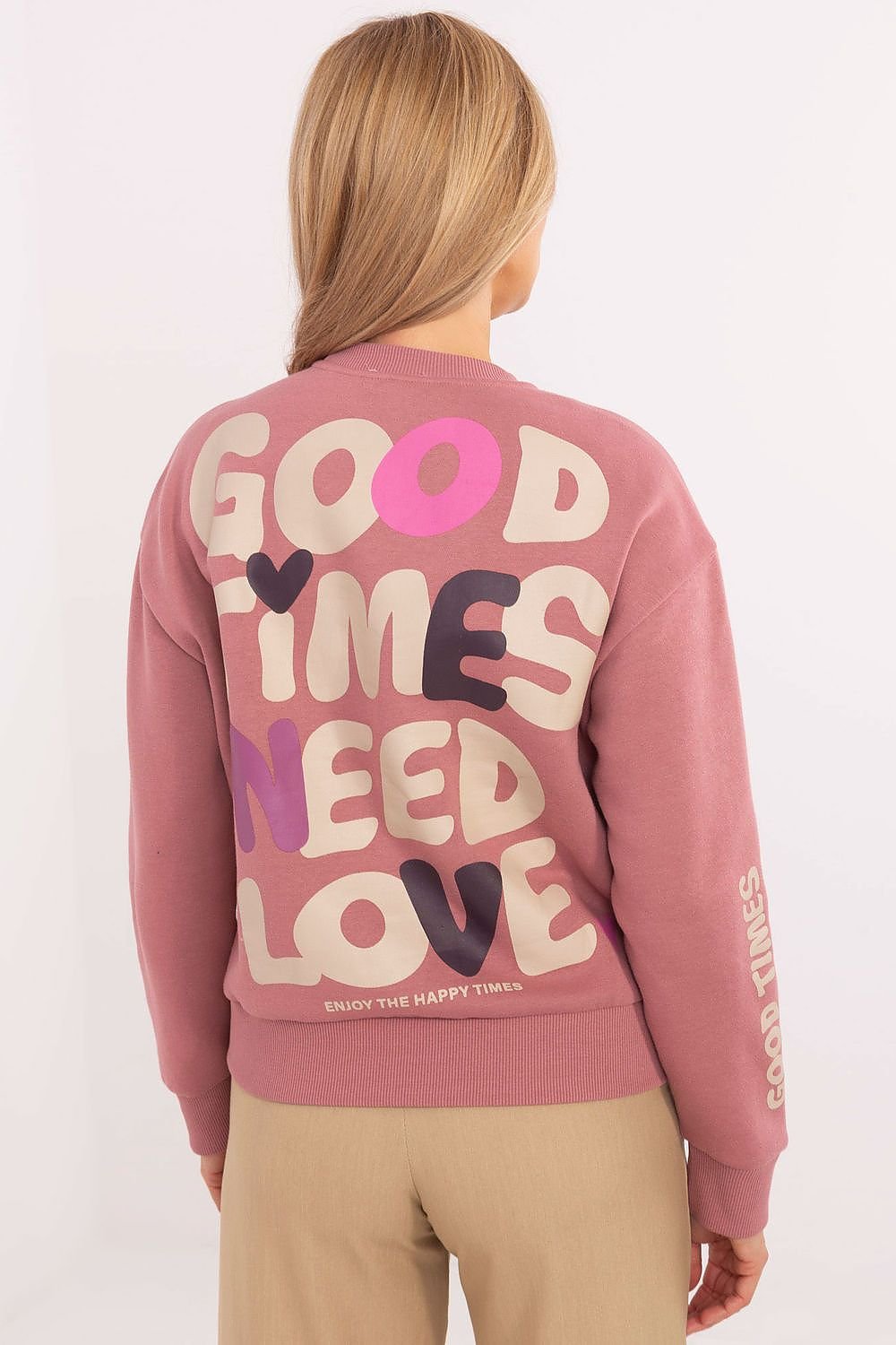 A casual sweatshirt made from a durable cotton-polyester blend, featuring a round neckline, long sleeves, and unique prints on the back, front, and sleeves. Perfect for everyday wear, providing comfort and style without fastenings. Ideal for pairing with jeans, joggers, or leggings.






