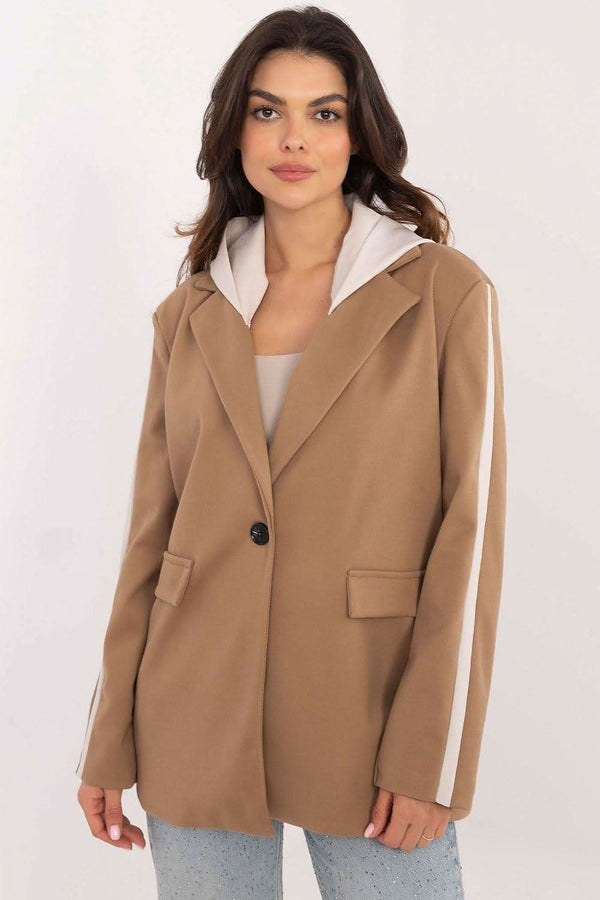 Versatile sports blazer made from a breathable blend of viscose, nylon, and elastane, featuring long sleeves, a detachable hood, and contrast stripes on the sleeves. The blazer offers comfort and style, perfect for work or casual wear. The smooth material and lining enhance durability, making it an ideal choice for any season.




