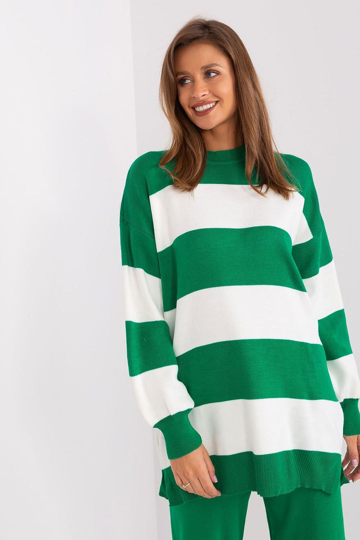 Cozy and stylish long sweater with wide stripes, crafted from soft 100% acrylic for warmth and comfort. Featuring long sleeves and a round neckline, this sweater is perfect for colder days and everyday wear.