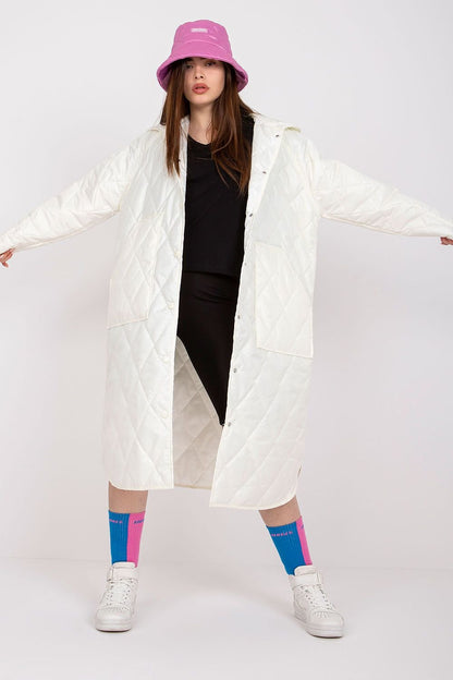 Quilted Long Coat with Hood for Women
A stylish quilted long coat with a practical hooded collar, made from lightweight polyester. Featuring a button closure and sewn-in pockets, this comfortable and durable coat is perfect for various seasons, combining urban style with functionality.






