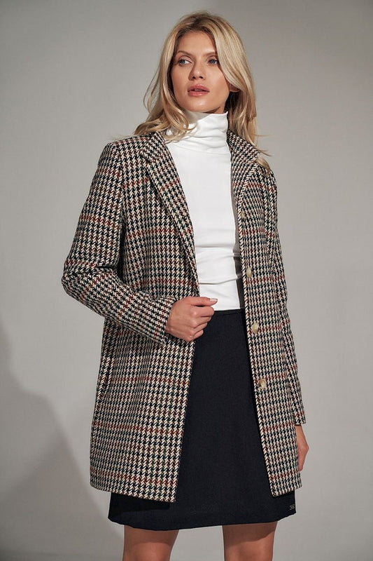 A sleek and simple short coat for autumn and winter, featuring a stand-up collar, button closure, and side seam pockets. Lined for added comfort, this coat is a stylish and practical choice for cooler weather.






