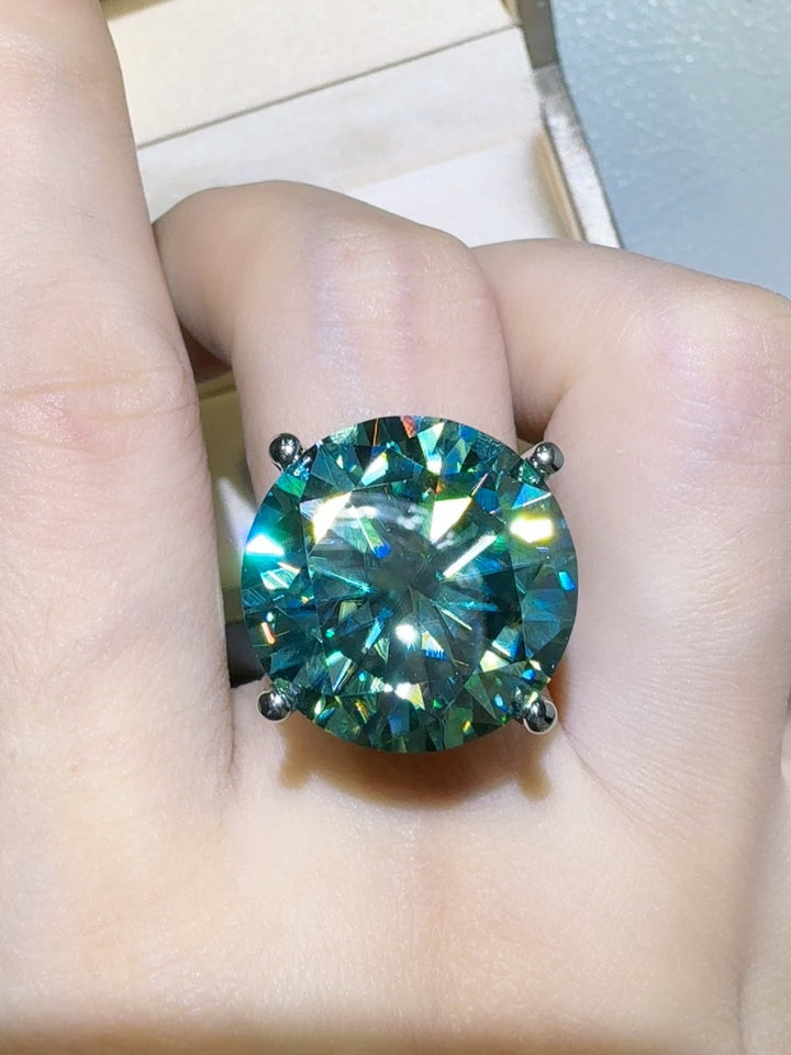 20 Carat Brilliant Moissanite Ring in Fine 925 Sterling Silver - Ludowika 