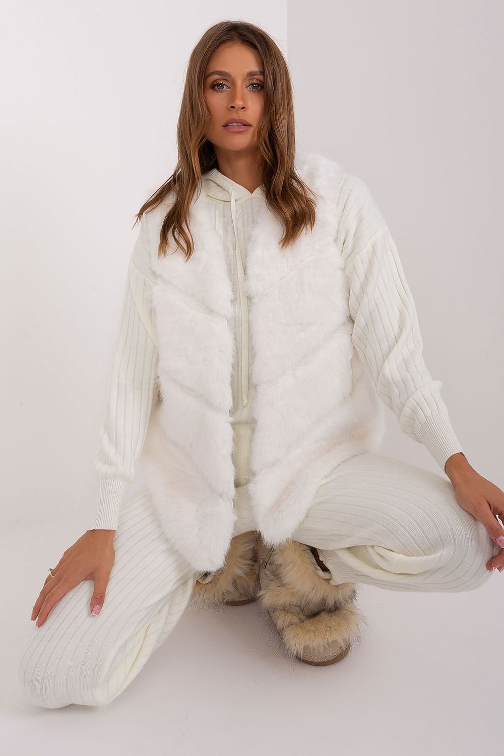 Luxurious Fur Vest – Soft, Warm, and Stylish for Any Occasion