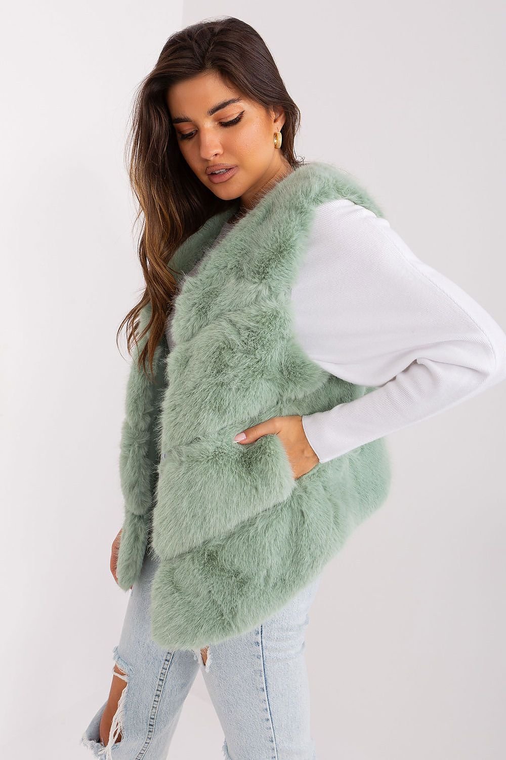 Luxurious Fur Vest – Soft, Warm, and Stylish for Any Occasion