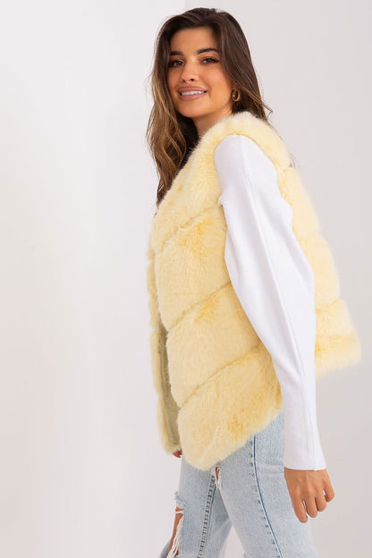 Luxurious Fur Vest – Soft, Warm, and Stylish for Any Occasion