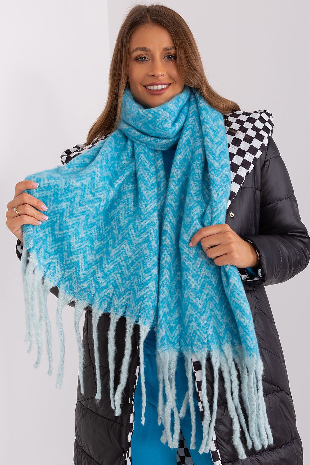  Shawl model 189246 AT 