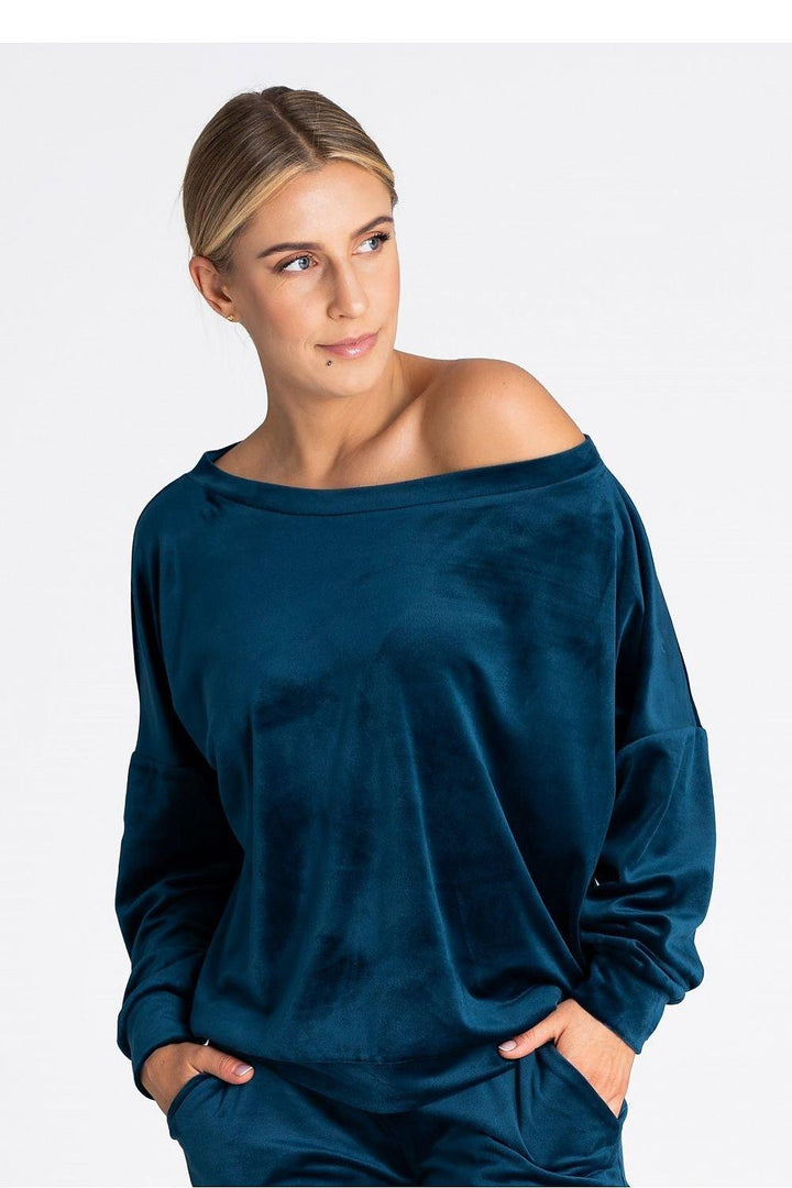 Oversized Blouse with Boat Neckline and Delicate Cuffs - Ludowika 