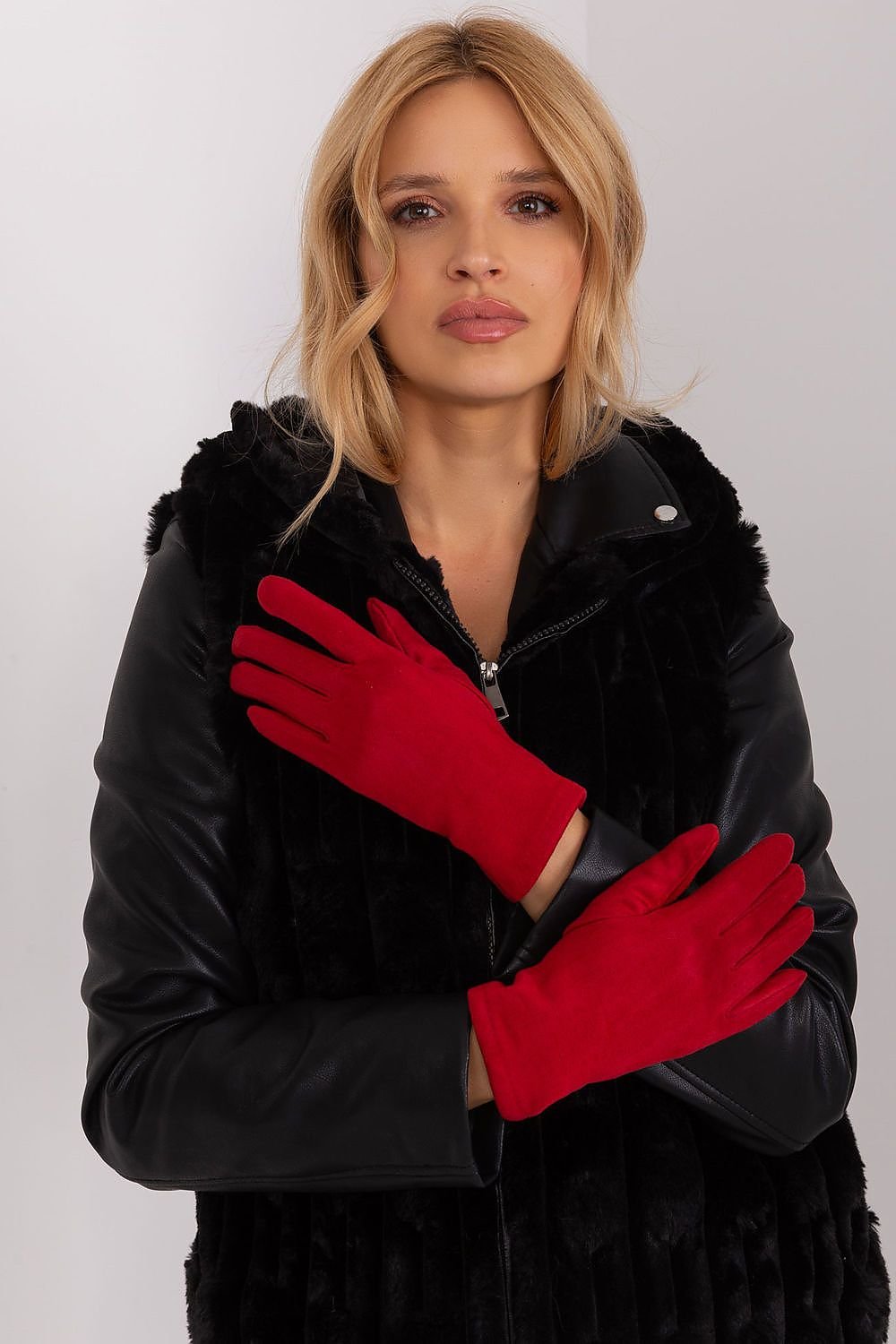 Elegant Women's Insulated Gloves – Touchscreen-Compatible with Embroidered Detail