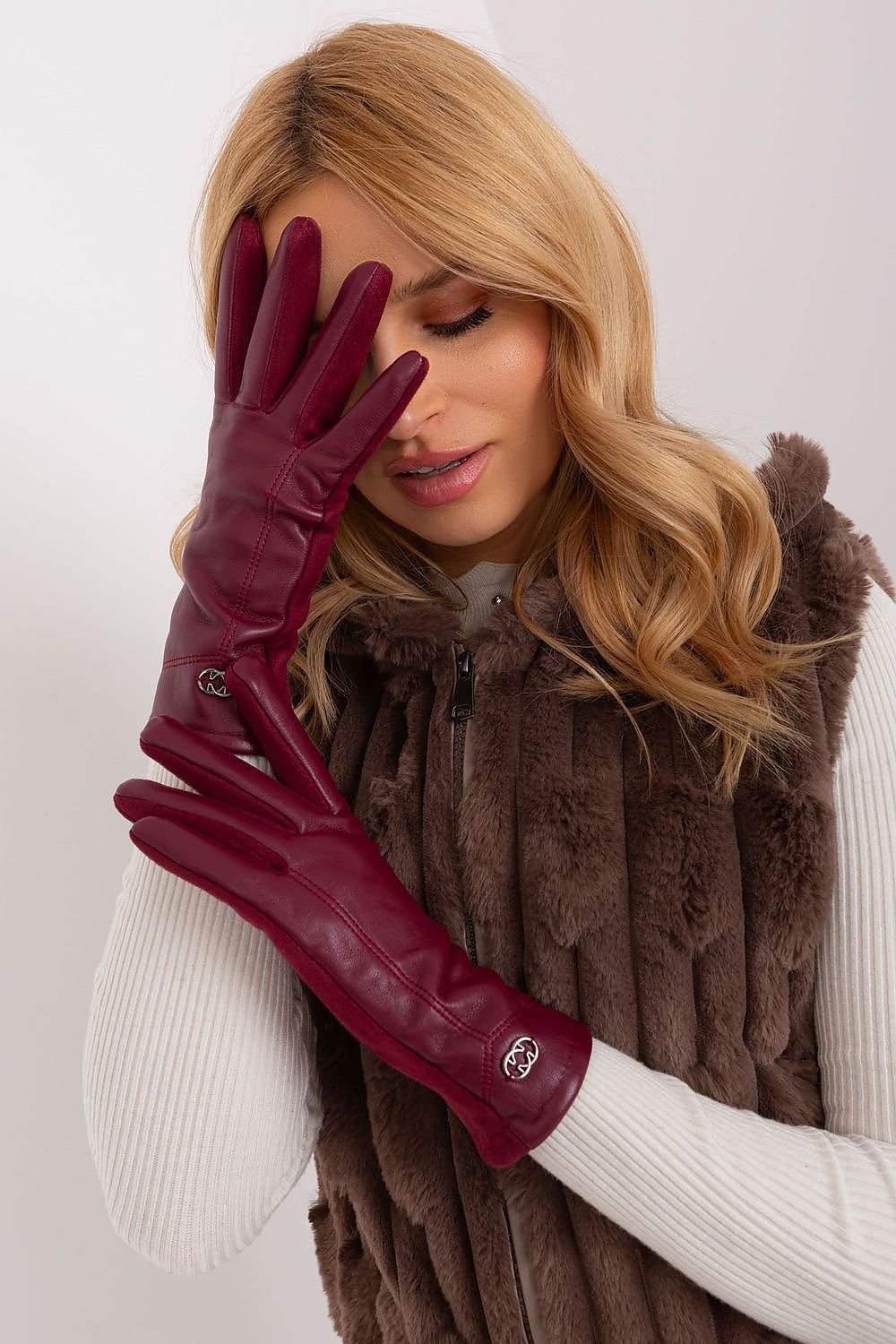 Elegant Women's Insulated Gloves – Touchscreen-Compatible