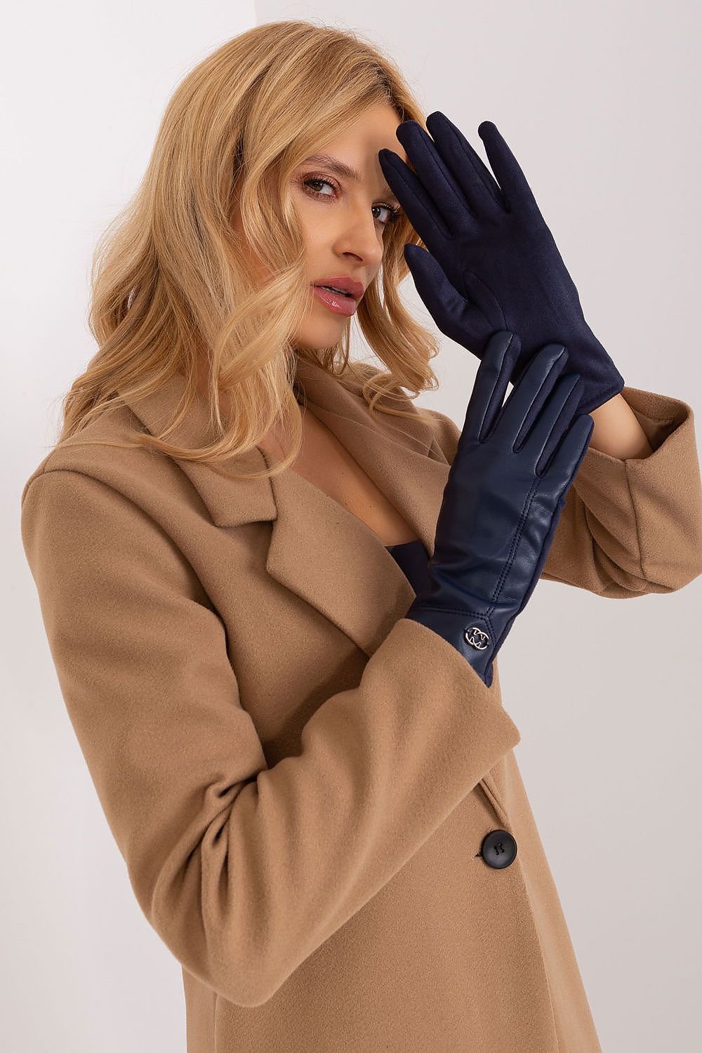 Elegant Women's Insulated Gloves – Touchscreen-Compatible