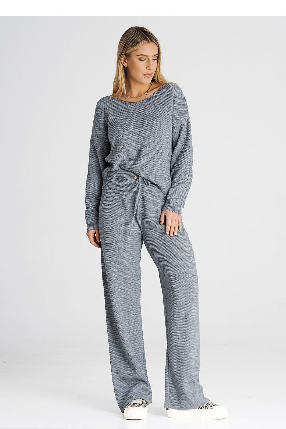 Set aus Sweatshirt und Hose mit Bindegürtel