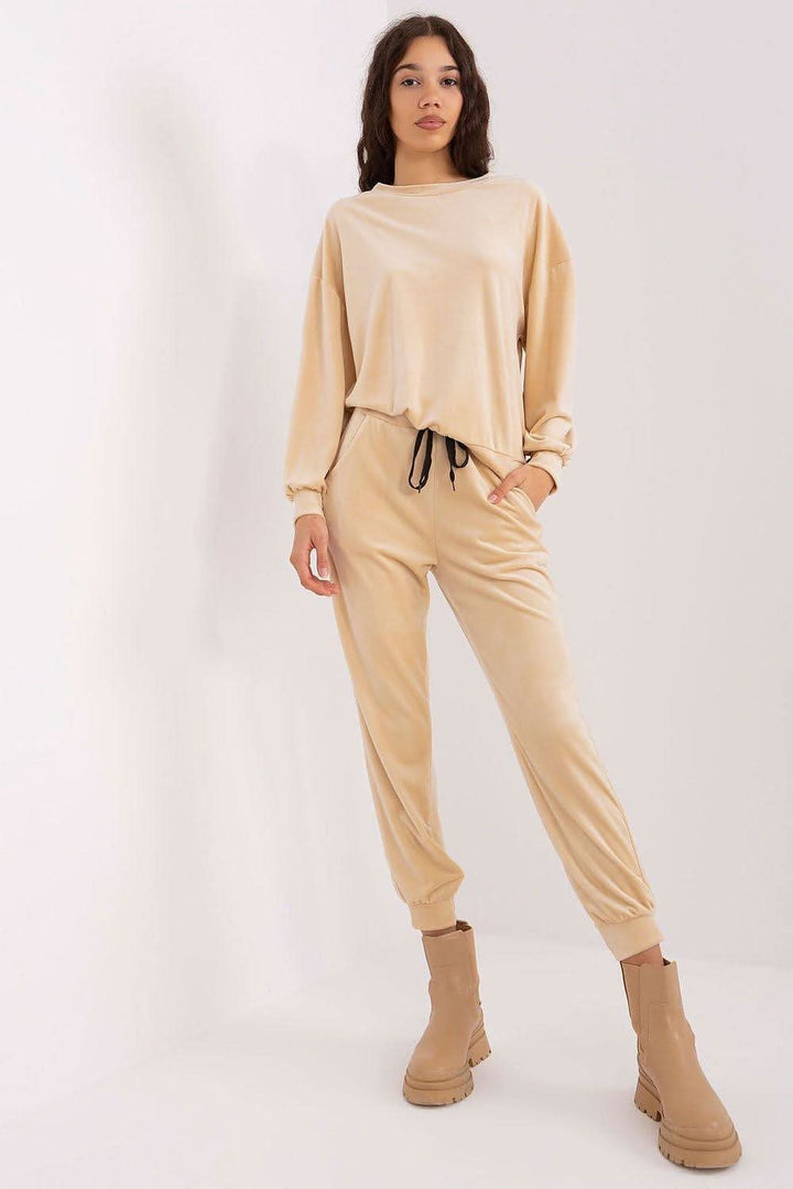 Elegant Velour Sweatshirt & Tapered Pants Set - Ludowika 