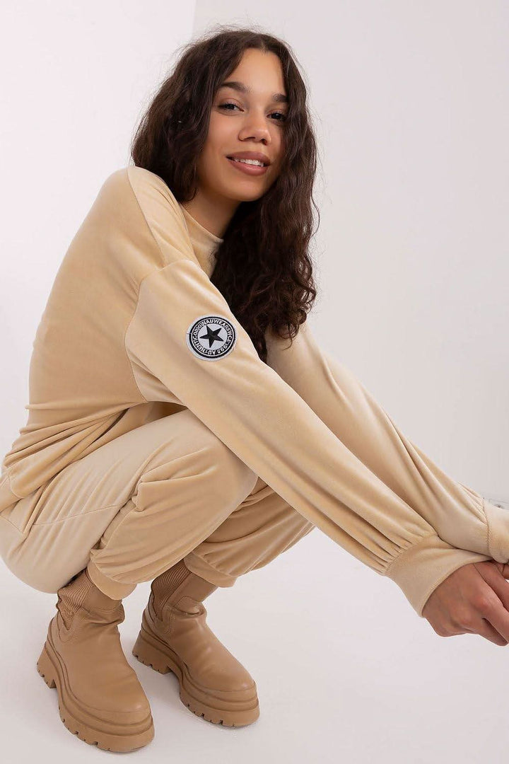 Elegant Velour Sweatshirt & Tapered Pants Set - Ludowika 