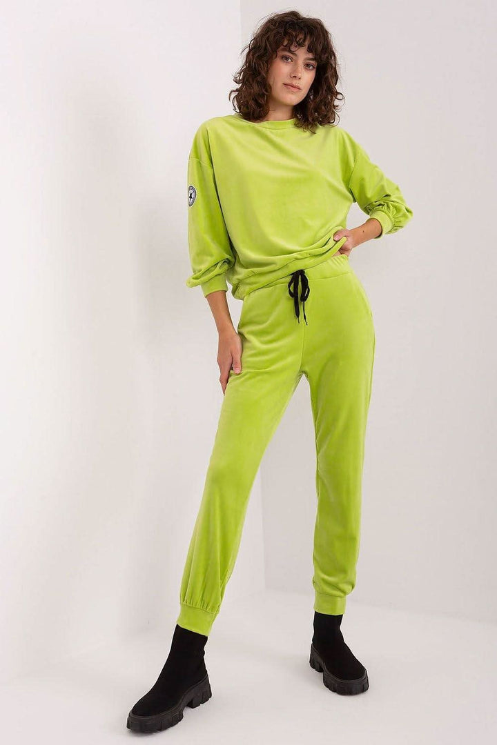 Elegant Velour Sweatshirt & Tapered Pants Set - Ludowika 