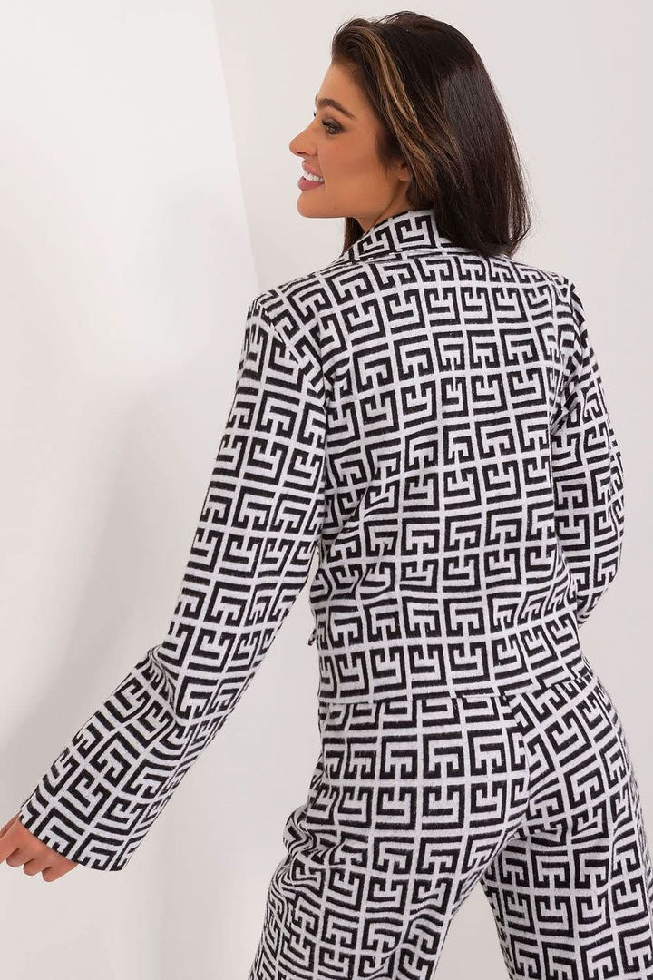 Elegant Double-Breasted Women's Jacket with Classic Lapels - Ludowika 