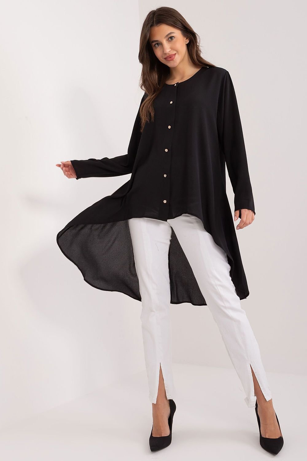 Elegant Long-Sleeve Shirt with Asymmetrical Hem and Round Neckline