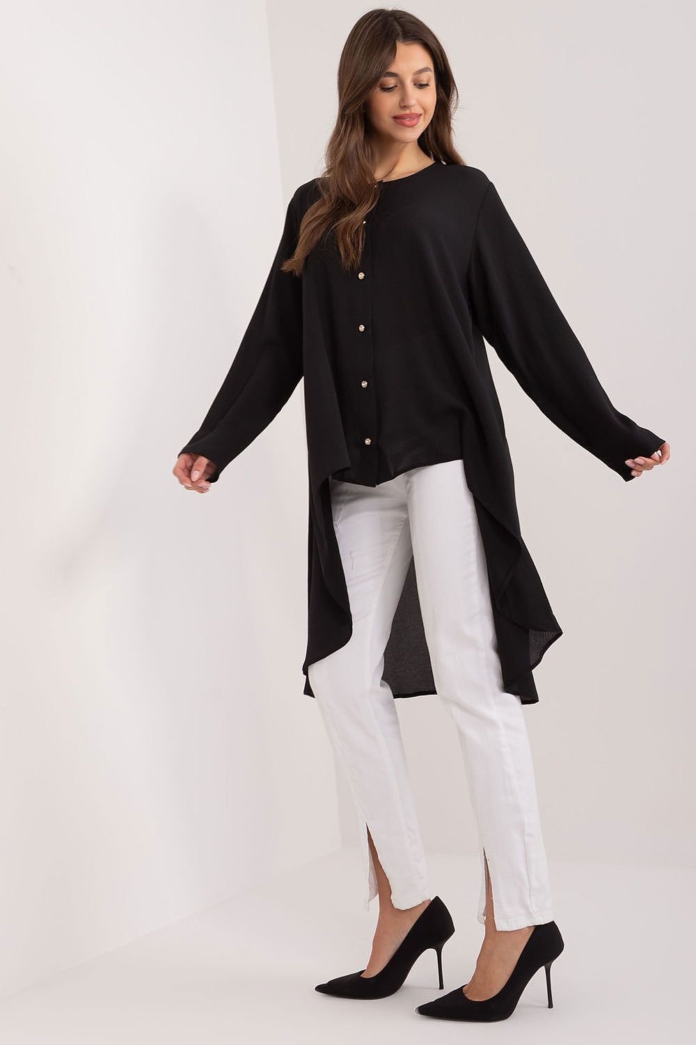 Elegant Long-Sleeve Shirt with Asymmetrical Hem and Round Neckline