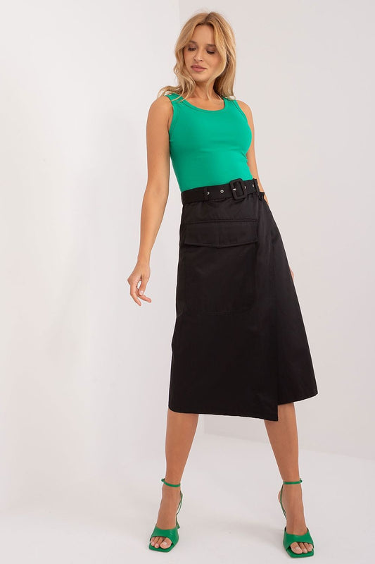 A midi skirt featuring an envelope front, buckled belt, button closure, patch pocket, and lining. Stylish and versatile for casual and formal occasions.

