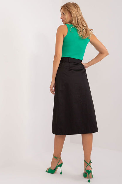 A midi skirt featuring an envelope front, buckled belt, button closure, patch pocket, and lining. Stylish and versatile for casual and formal occasions.

