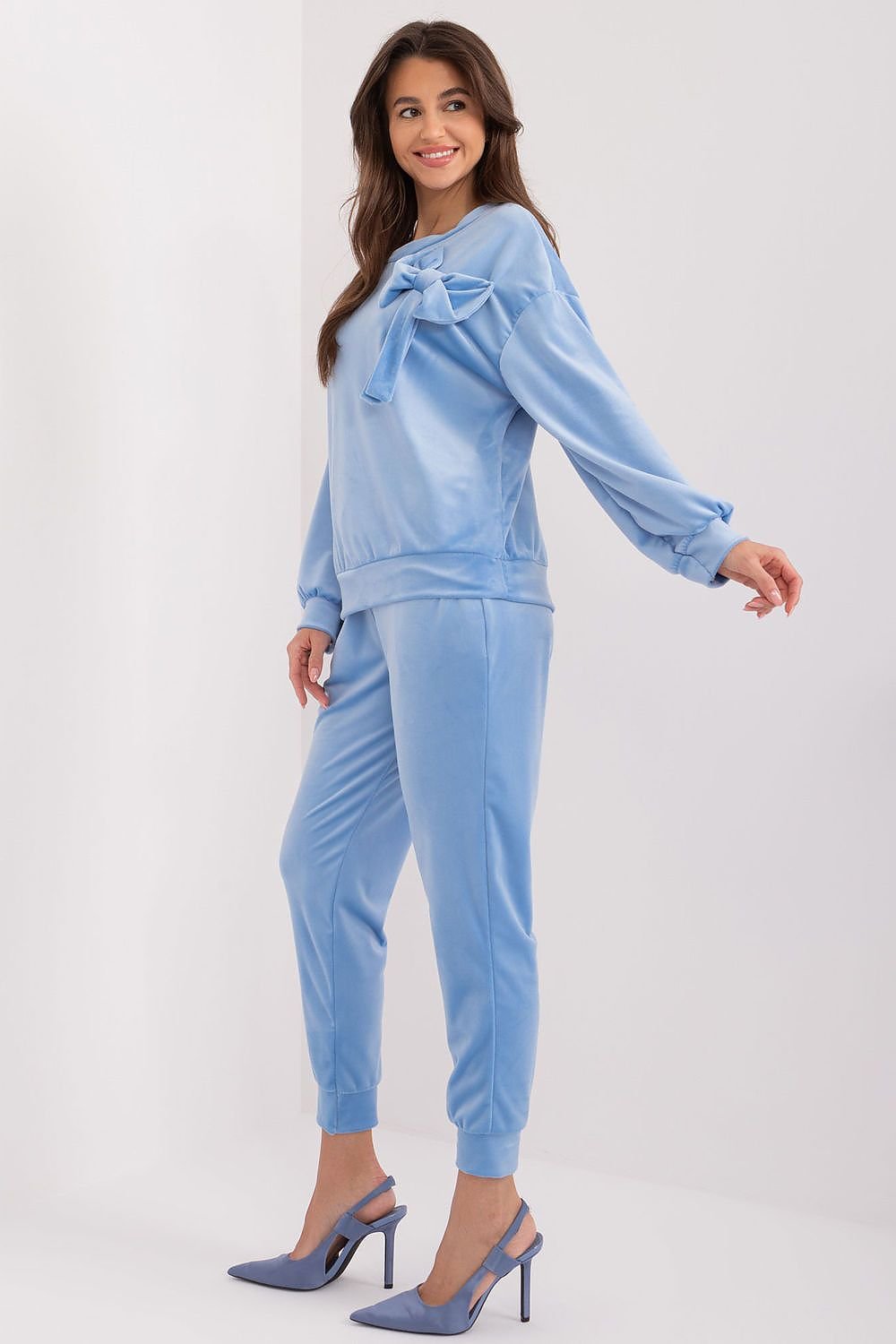 Women's Velour Sweatshirt and Pants Set with Bow Detail