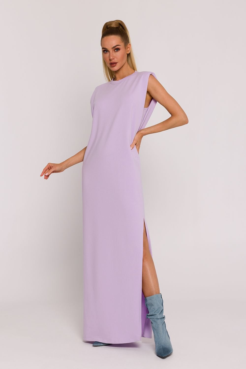 Robe longue en tricot oversize avec épaulettes et fente latérale