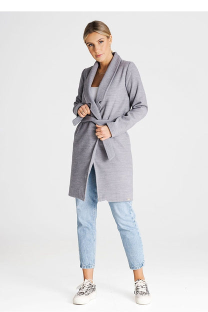 Unbuttoned coat with a large lined collar, detachable belt, and inner side pockets. Stylish and versatile for any occasion.






