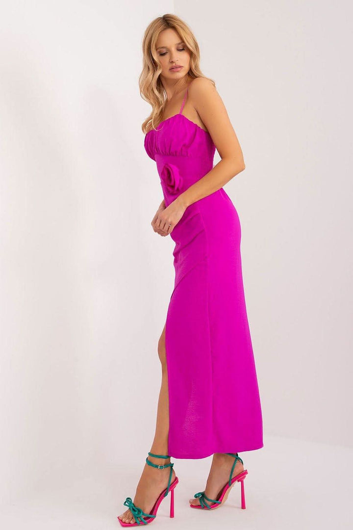 Chic Summer Pencil Dress with Decorative Flower and Thigh Slit - Ludowika 