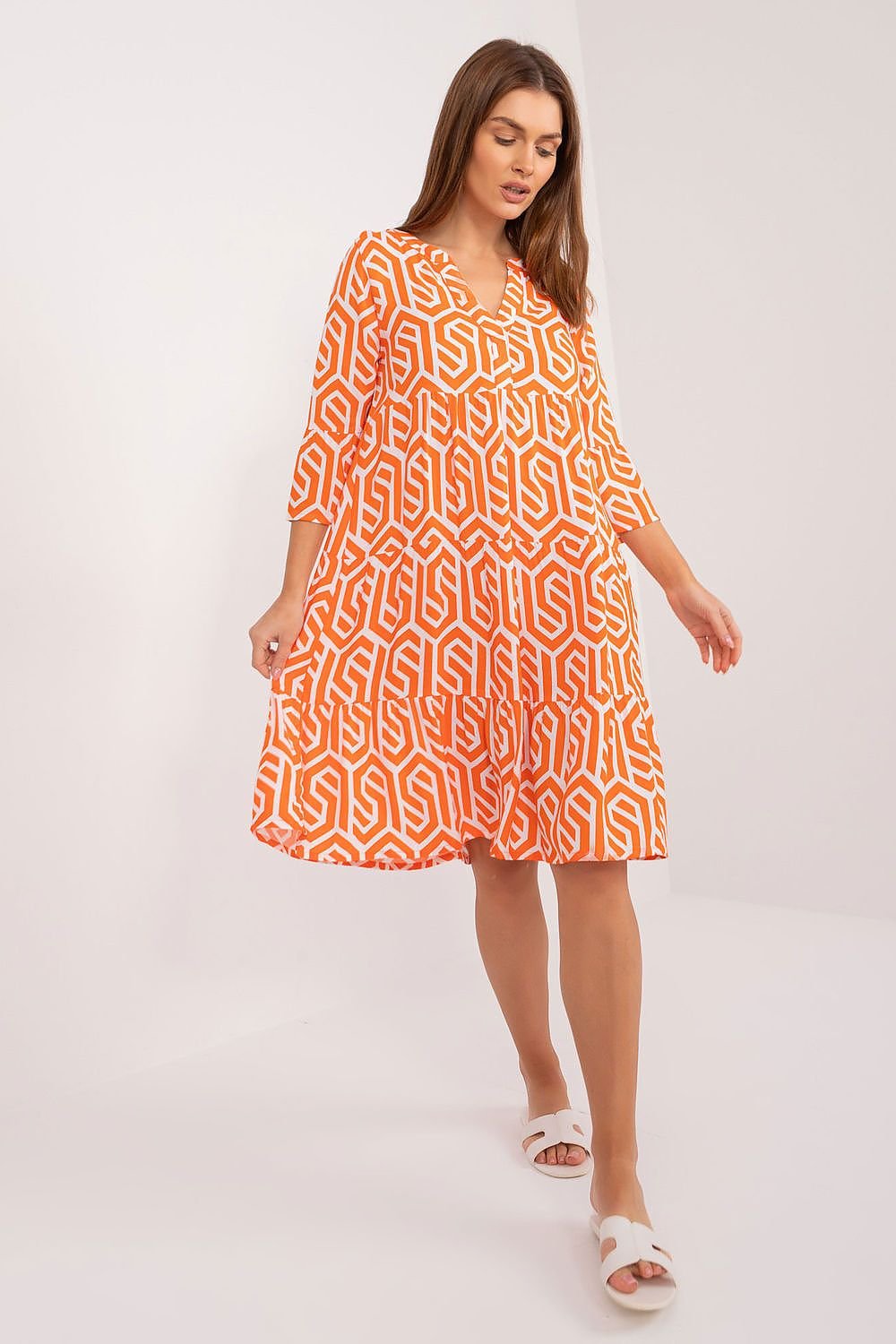 Oversized V-Neck Print Dress with 3/4 Sleeves for Everyday Comfort and Style