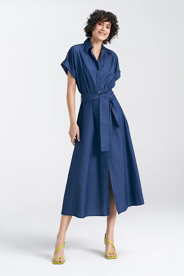 Vestido midi de mezclilla con cuello en V, mangas estilo kimono y cinturón para anudar