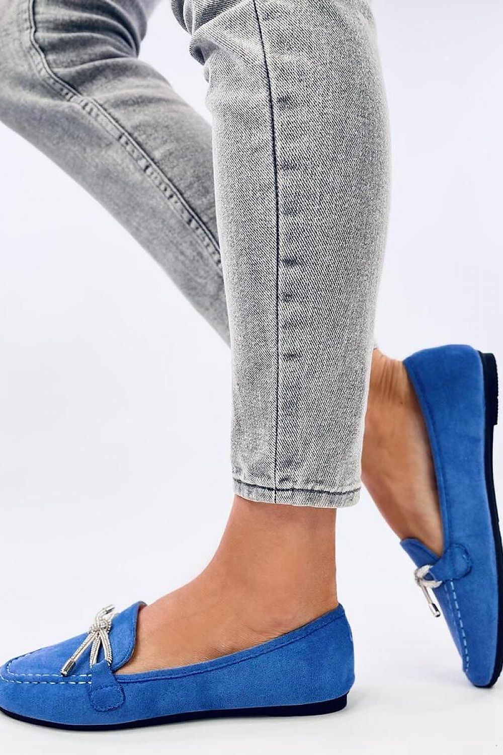 Mocassins en daim bleu pour femme avec nœud et strass