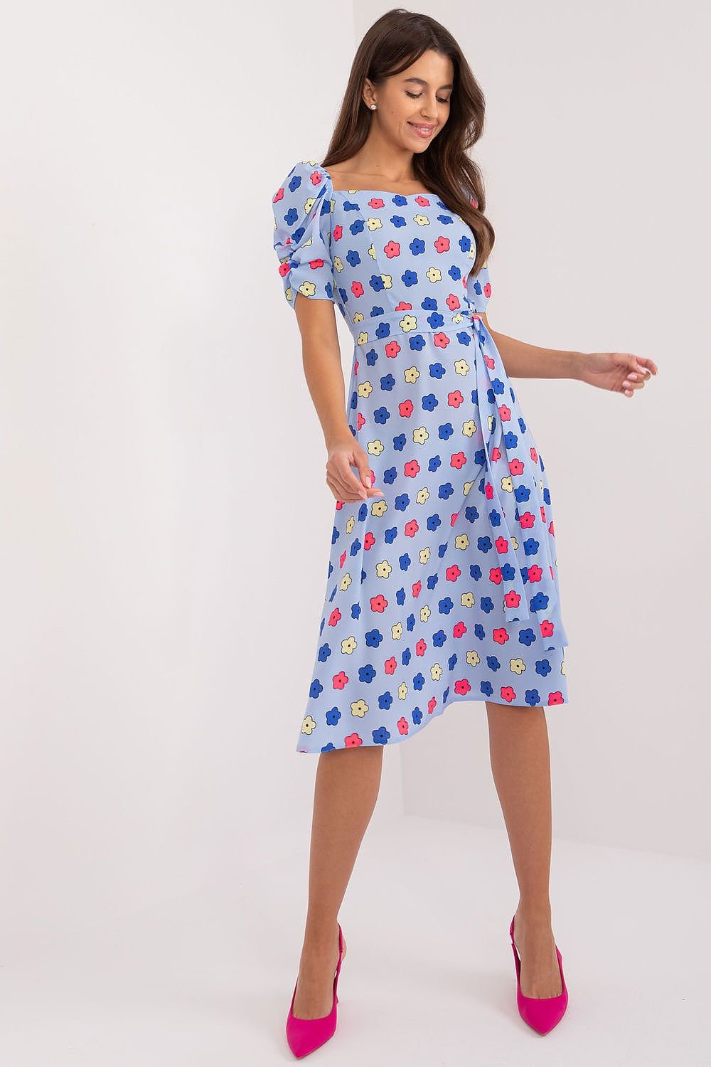 Robe d'été évasée pour jeunes avec décolleté en cœur, manches bouffantes et ceinture à nouer