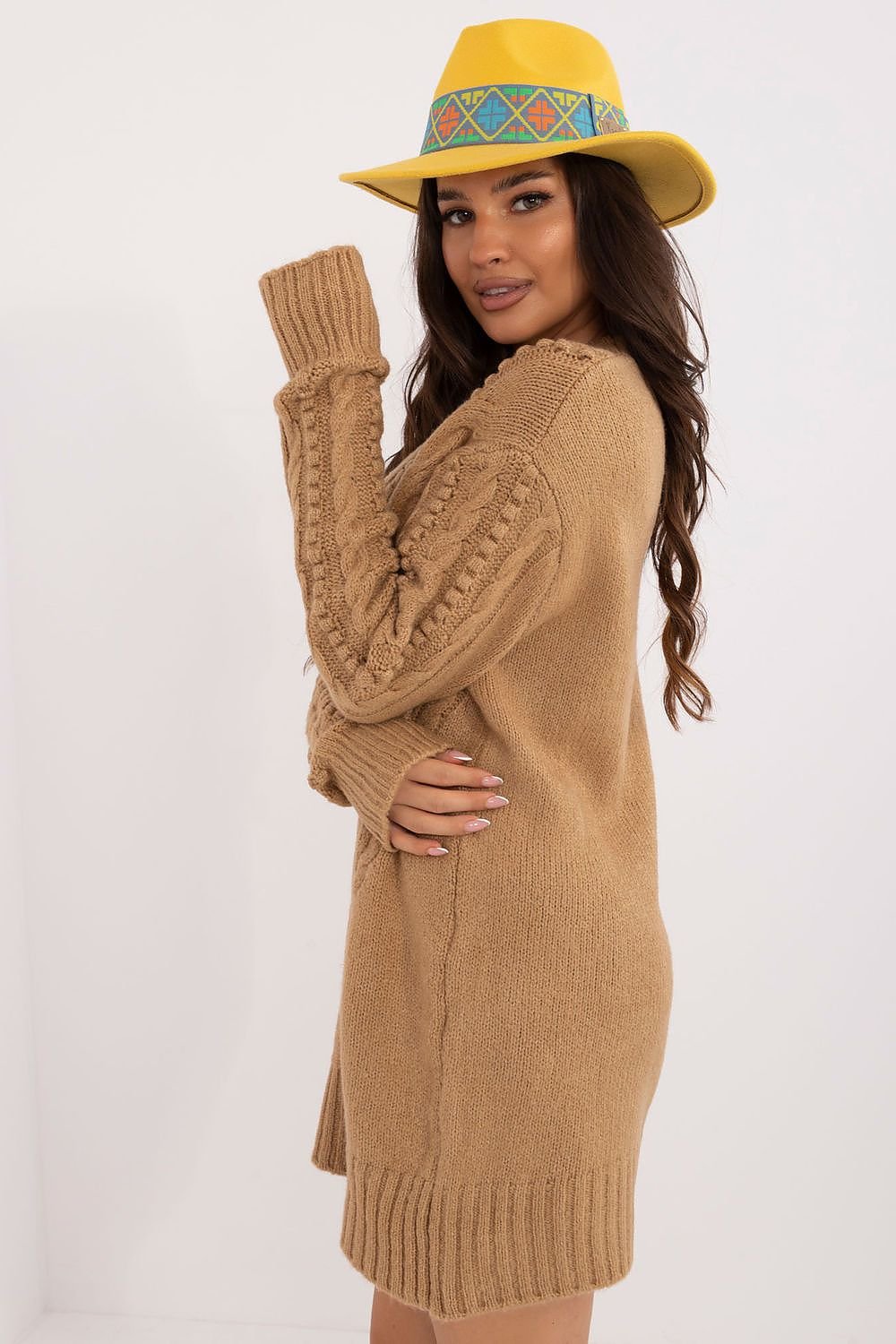 Casual Long Sweater with Round Neckline and Textured Knit