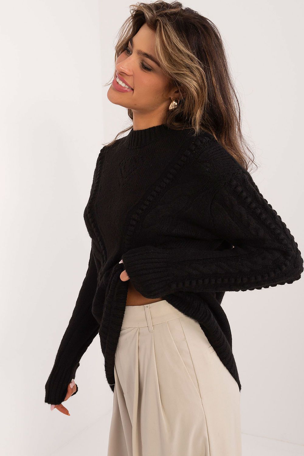 Casual Long Sweater with Round Neckline and Textured Knit