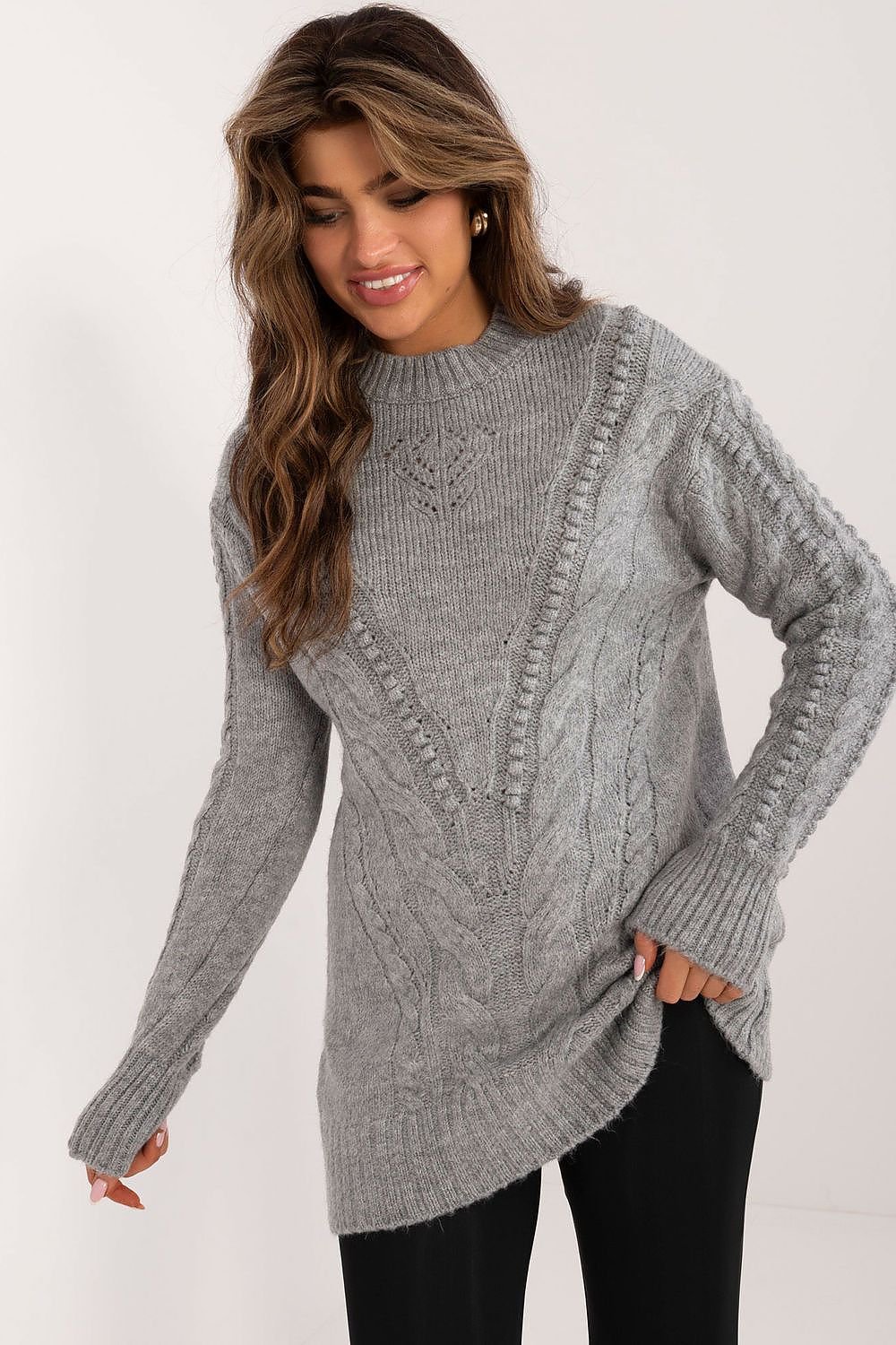 Casual Long Sweater with Round Neckline and Textured Knit