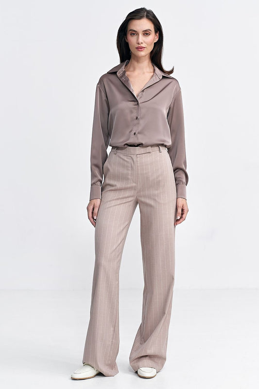 Elegant tailored-fit pants with subtly contrasting tennis stripes, high-rise waist, and gently flared bootcut legs. Features a concealed zip and button fastening, front pockets, imitation back pockets, and belt loops for added versatility.






