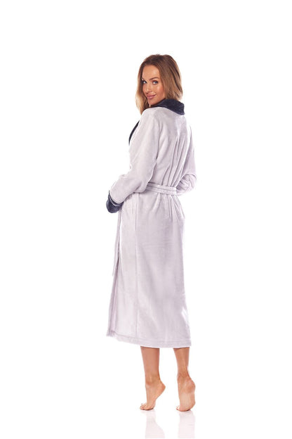 Elegant Women's Bathrobe with Sophisticated Piping