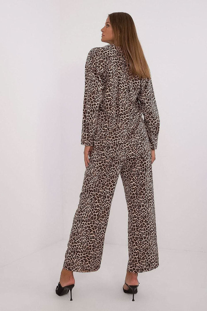 Women's Animal Motif Set with Button-Up Shirt and Wide-Leg Pants - Ludowika 