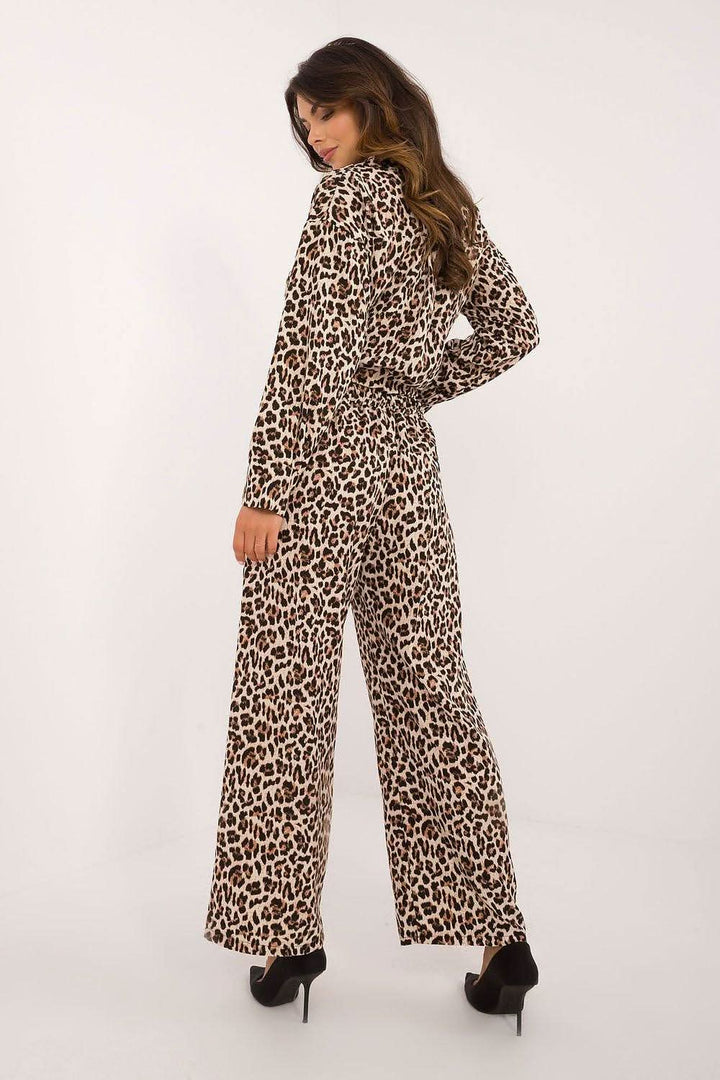 Women's Animal Motif Set with Button-Up Shirt and Wide-Leg Pants - Ludowika 