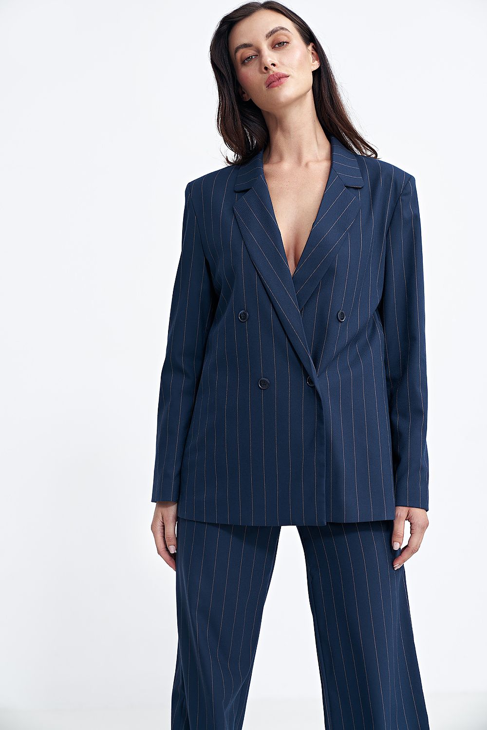 Women’s Oversized Blazer with Classic Collar, Double-Breasted Button Closure, and Shoulder Pads