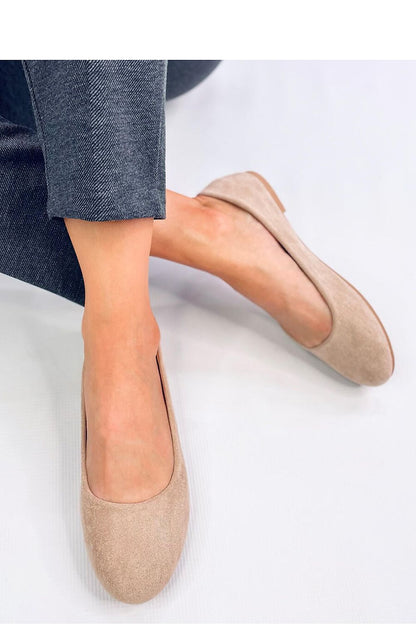 Beige Ballerinas für Damen mit abgerundeter Spitze und gepolsterter Innensohle aus umweltfreundlichem Wildleder