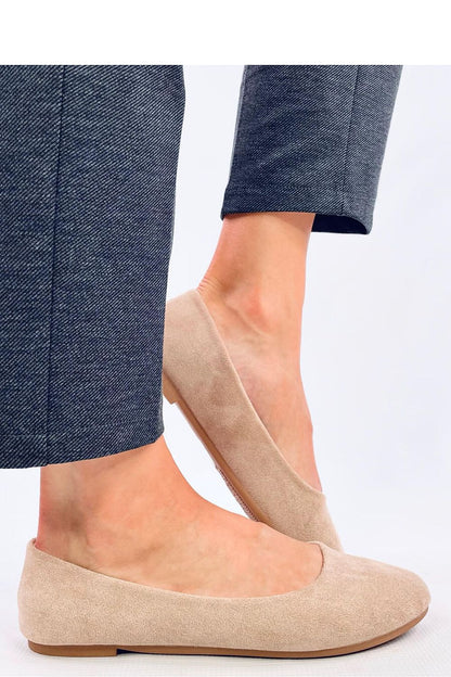 Beige Ballerinas für Damen mit abgerundeter Spitze und gepolsterter Innensohle aus umweltfreundlichem Wildleder