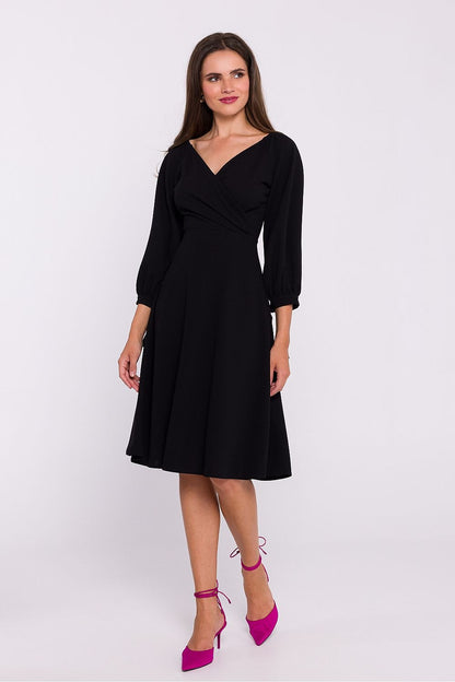 Romantic Knit Dress with V-Neck, Adjustable Buffeted Sleeves, and Envelope Cut