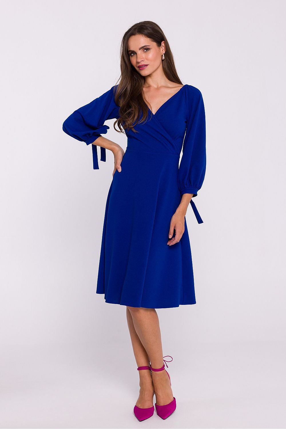 Romantic Knit Dress with V-Neck, Adjustable Buffeted Sleeves, and Envelope Cut