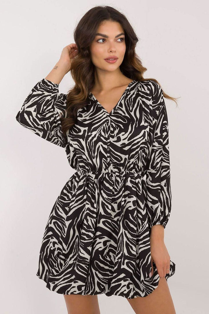 Floral Bombshell Dress with Heart Neckline and Flared Cut - Ludowika 