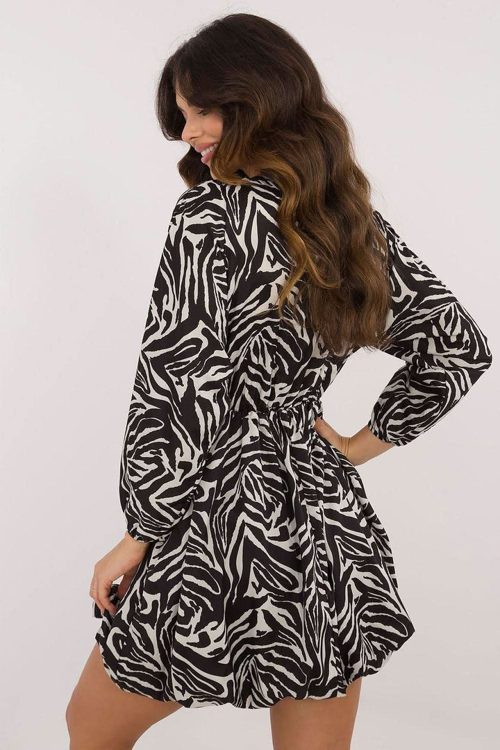 Floral Bombshell Dress with Heart Neckline and Flared Cut - Ludowika 