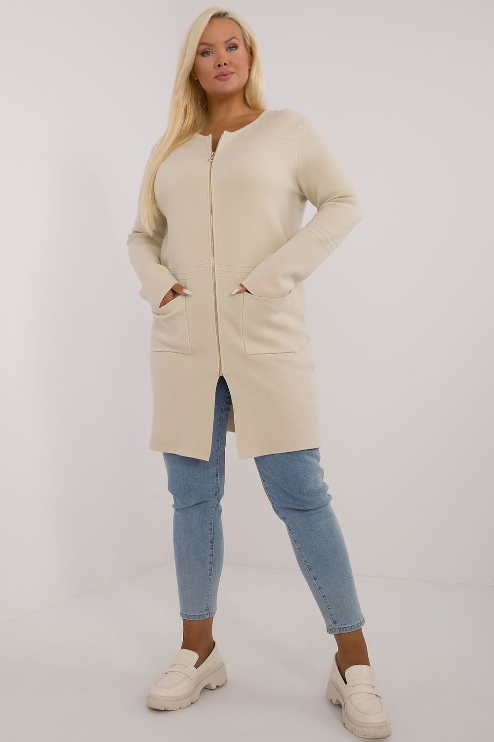 Plus-Size Women's Sweater with Zipper and Oversized Fit