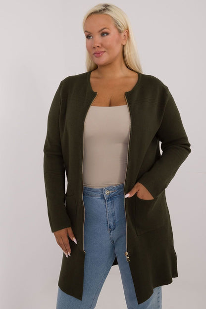 This plus-size women’s sweater is crafted from a soft, touchable blend of materials that provide all-day comfort. The durable fabric is resistant to fading, ensuring long-lasting wear.

