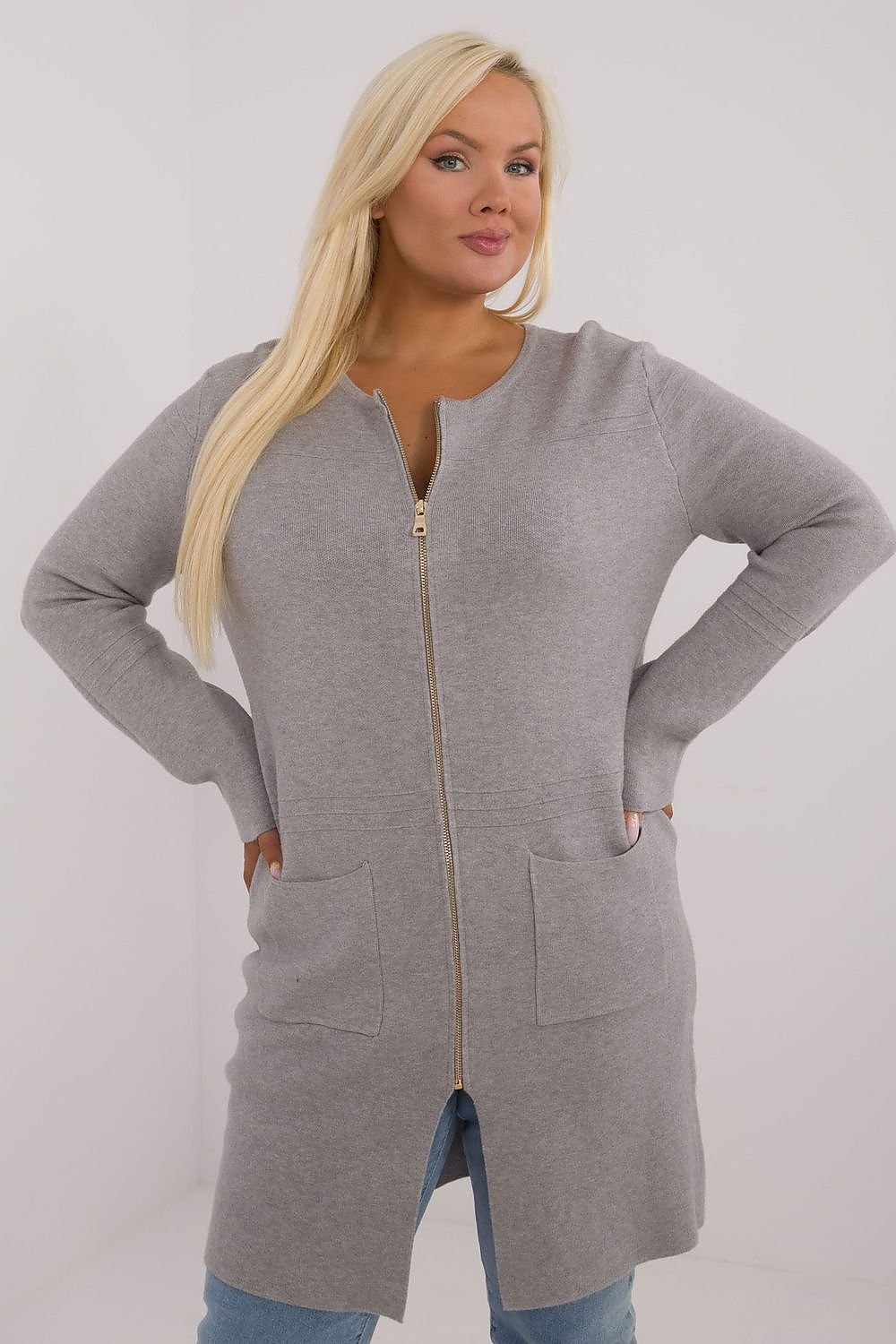 This plus-size women’s sweater is crafted from a soft, touchable blend of materials that provide all-day comfort. The durable fabric is resistant to fading, ensuring long-lasting wear.

