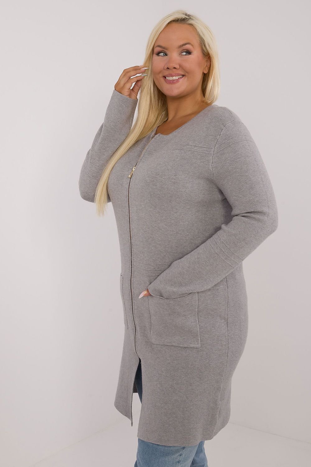 Plus-Size Women's Sweater with Zipper and Oversized Fit